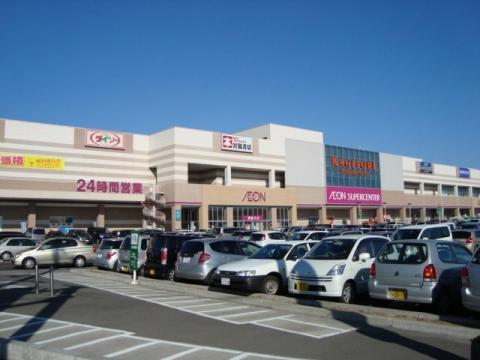 スーパー　イオンスーパーセンター鈎取店（スーパー）まで585m