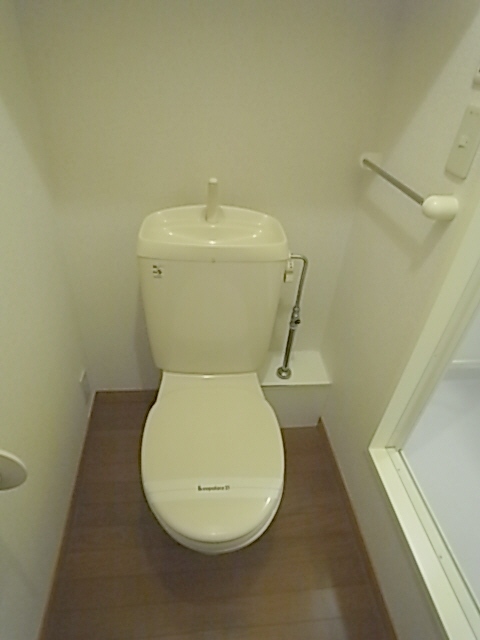 レオパレスクレベールのトイレ写真