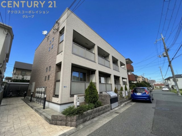 建物外観　モニター付きインターホンで安心です♪