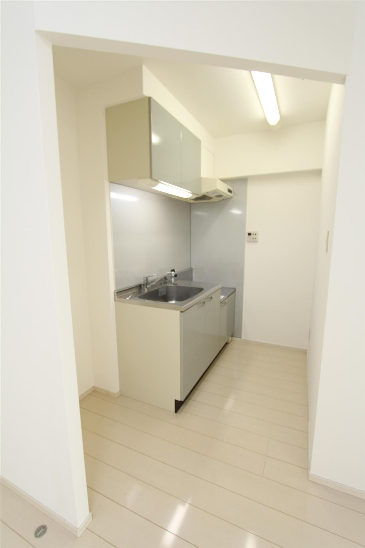 キッチン　同タイプ別部屋写真です。現況優先となります。
