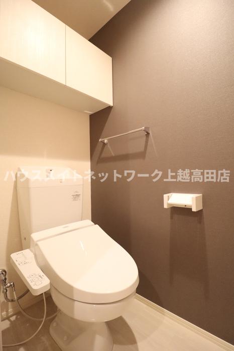 トイレ　温水洗浄暖房便座