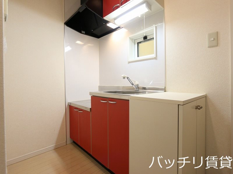 キッチン　同型タイプの画像になり、現況を優先致します。