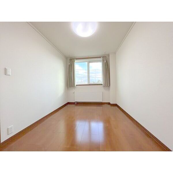 東雁来10条4丁目15-17の内装写真