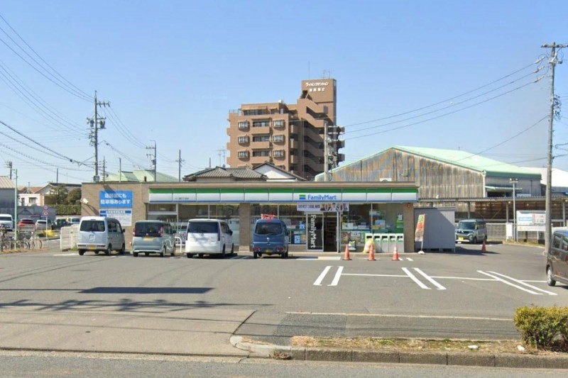 コンビニ　ファミリーマート 十一屋三丁目店（コンビニ）まで399m