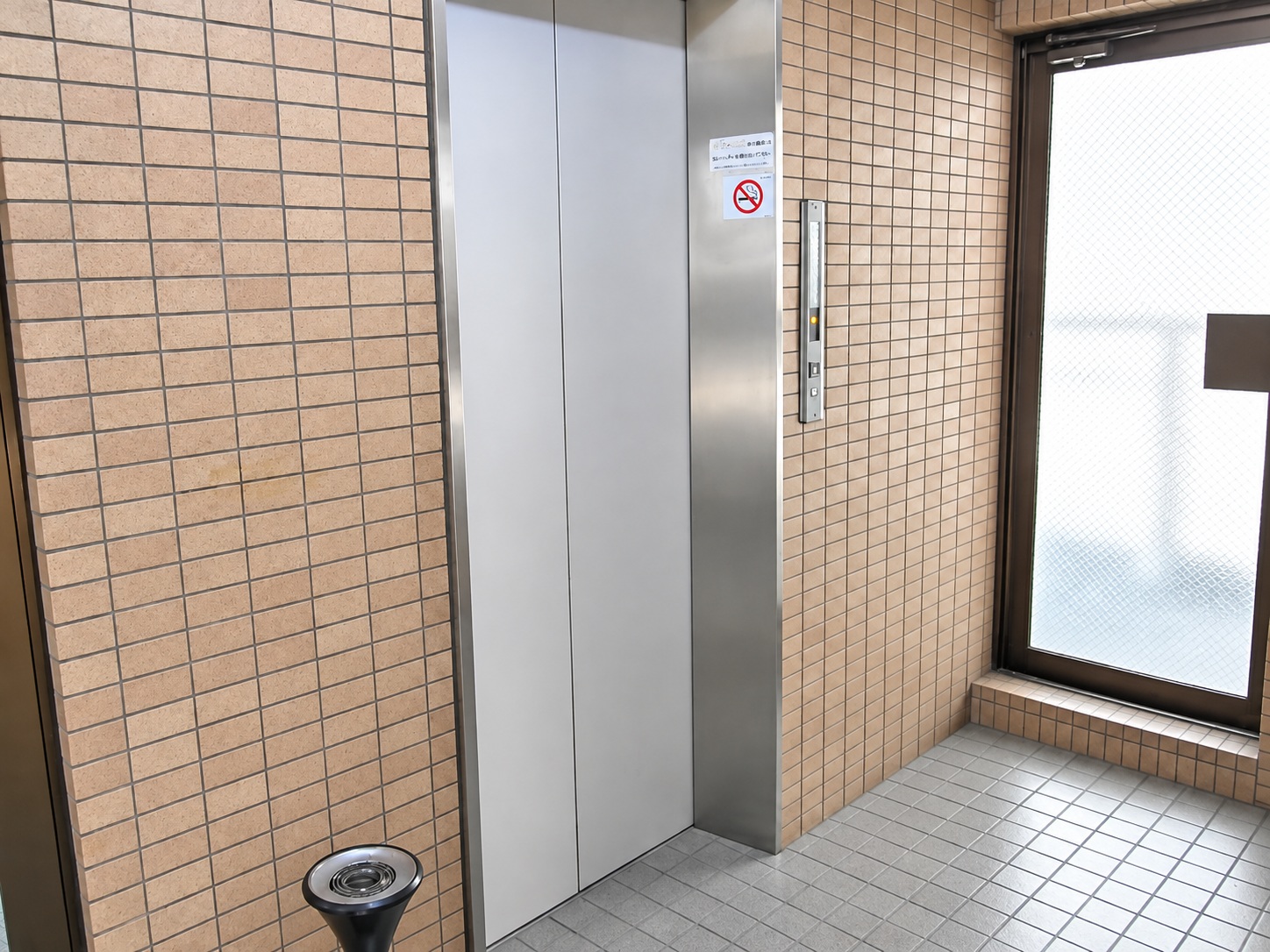 外村ビルの外観写真