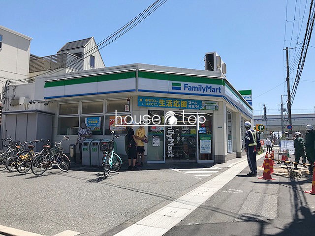 コンビニ　ファミリーマート西宮里中町店（コンビニ）まで102m