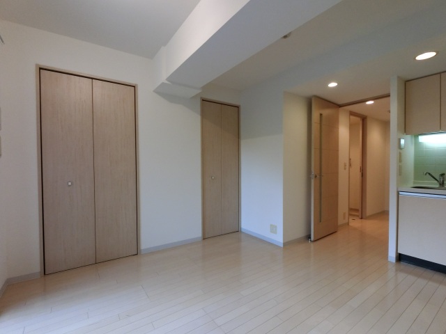 その他　洋室☆収納方向