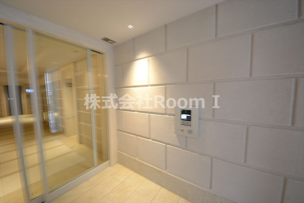 エントランス　清潔なエントランスです