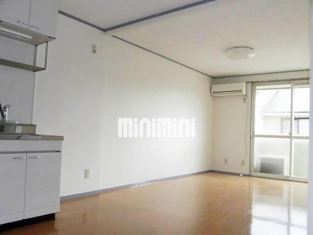 居室・リビング　広々としたリビング。