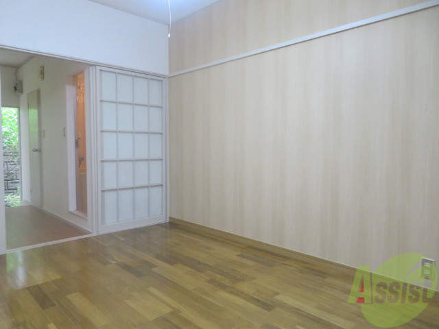 その他部屋・スペース　全面フローリングなのでベットも簡単に置けますね