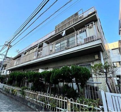 新宿区四谷坂町のマンションの建物外観