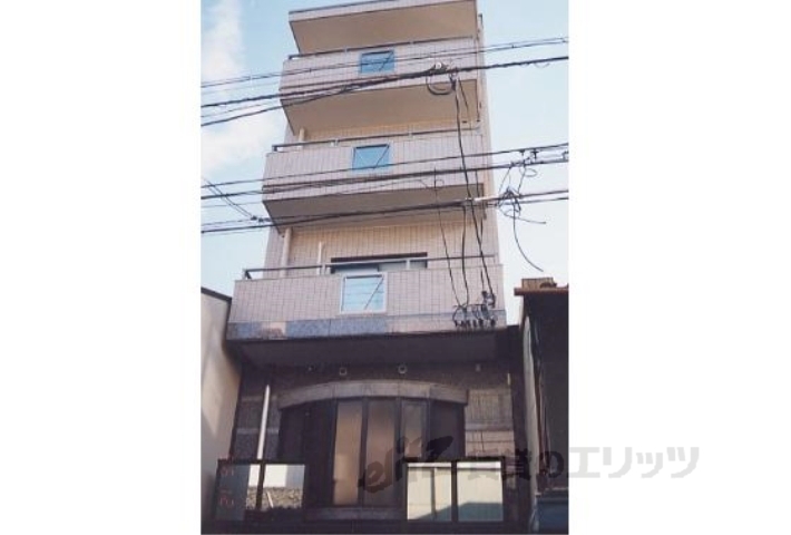 京都市下京区塩屋町のマンションの建物外観