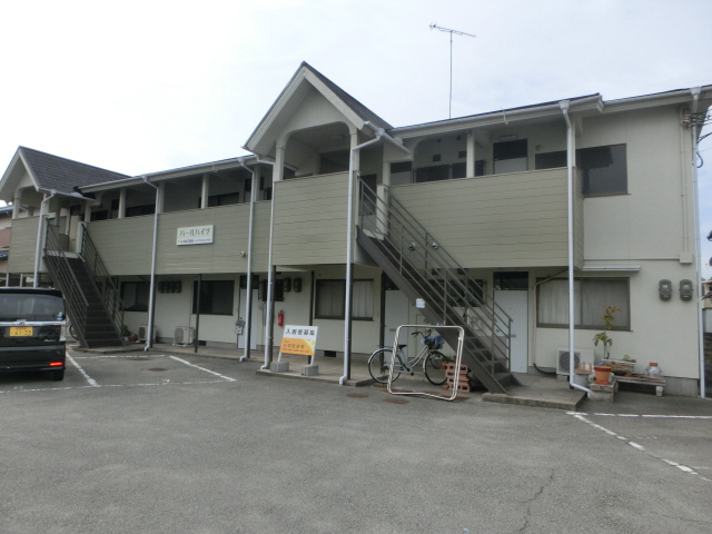 加古川市尾上町養田のアパートの建物外観