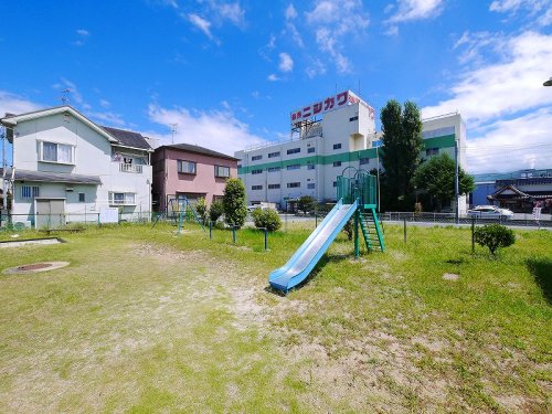 【磯城郡田原本町大字千代のアパートの公園】