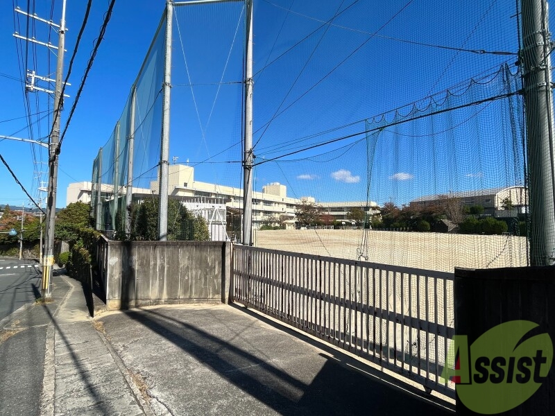 【ラミュール北春日丘の小学校】