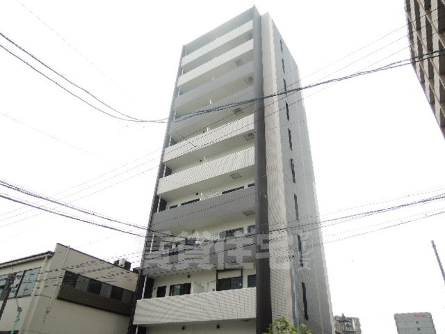 【名古屋市中川区西日置町のマンションの建物外観】