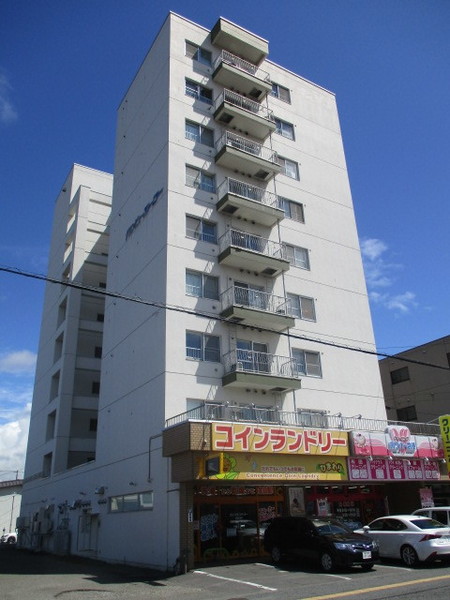 旭川市旭町一条のマンションの建物外観