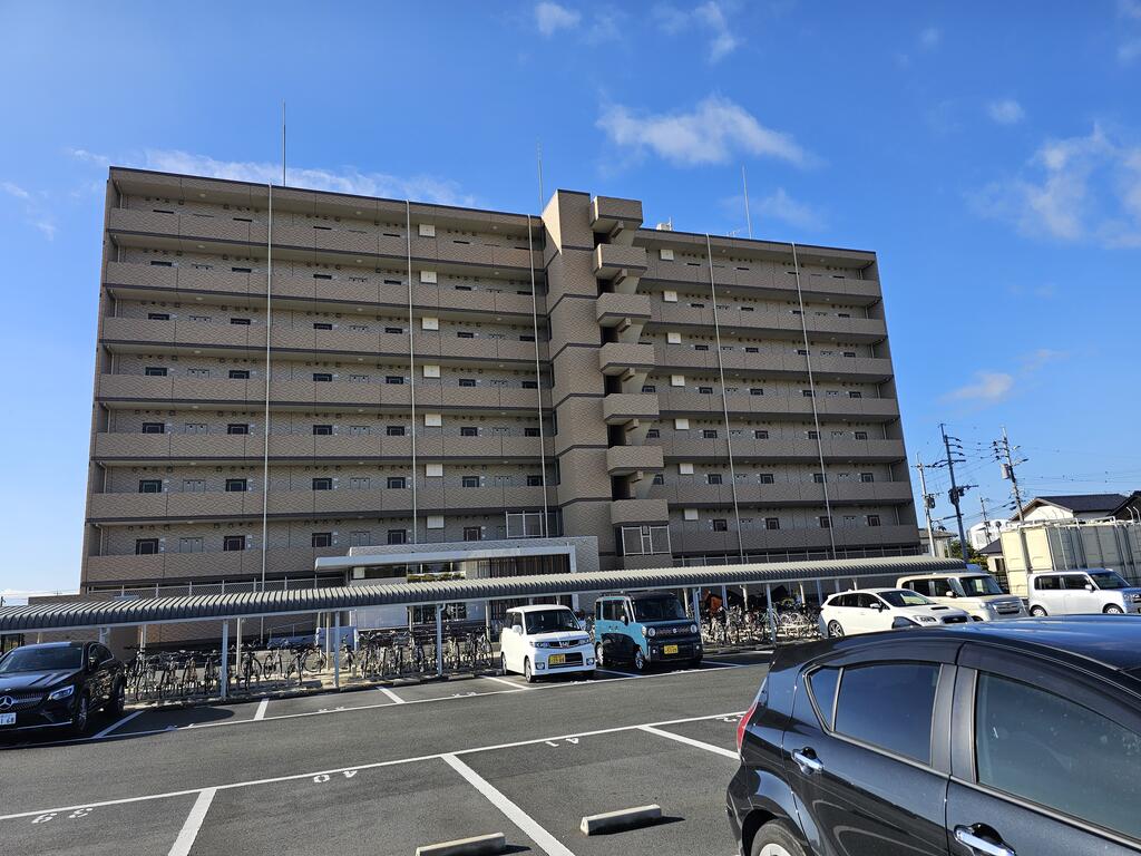 大川市大字上巻のマンションの建物外観