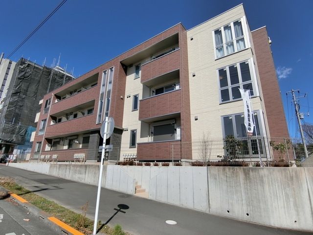 日野市豊田のアパートの建物外観