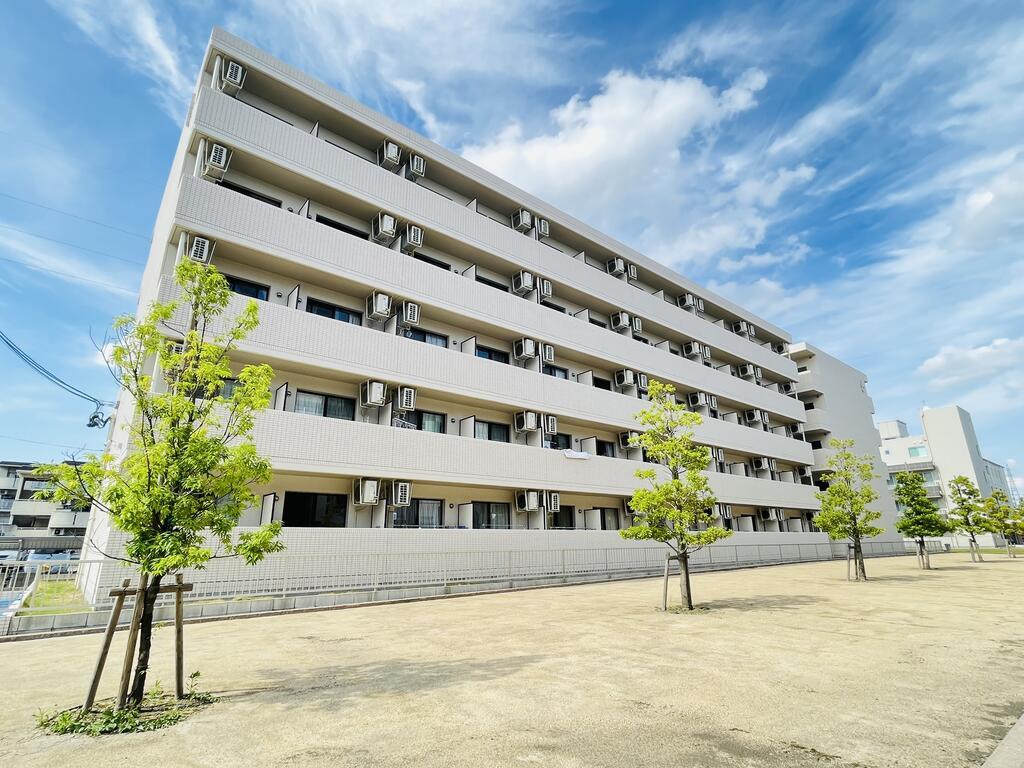 A・City七条の建物外観