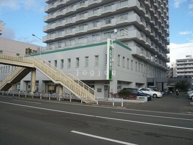 【札幌市中央区北三条西のマンションの銀行】