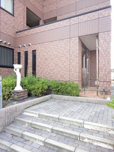 エントランス　建物の内部です