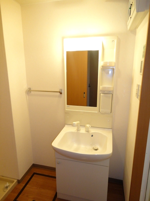 洗面設備　朝の身支度には欠かせない独立洗面化粧台