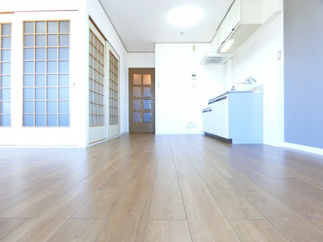 居室・リビング　同物件別部屋写真