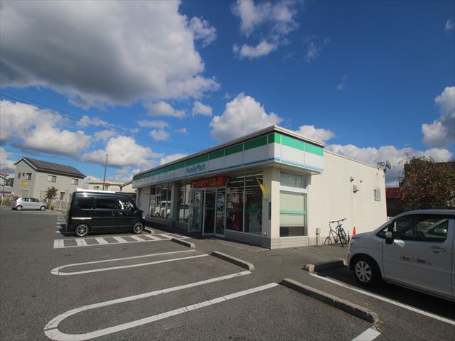 コンビニ　ファミリーマート八本松飯田店（コンビニ）まで657m
