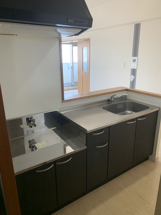キッチン　※同タイプ他号室の写真です