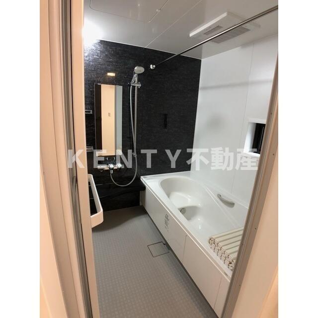 バス・シャワールーム　落ち着いた空間のお風呂です