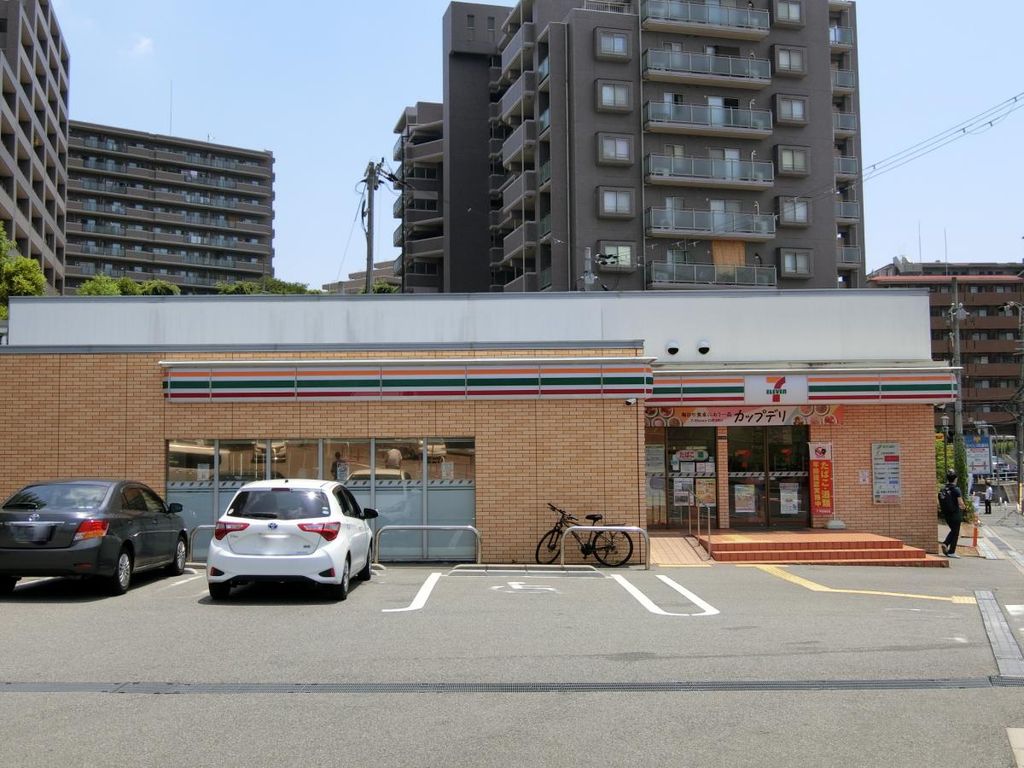 コンビニ　セブンイレブン吹田上山田店（コンビニ）まで630m