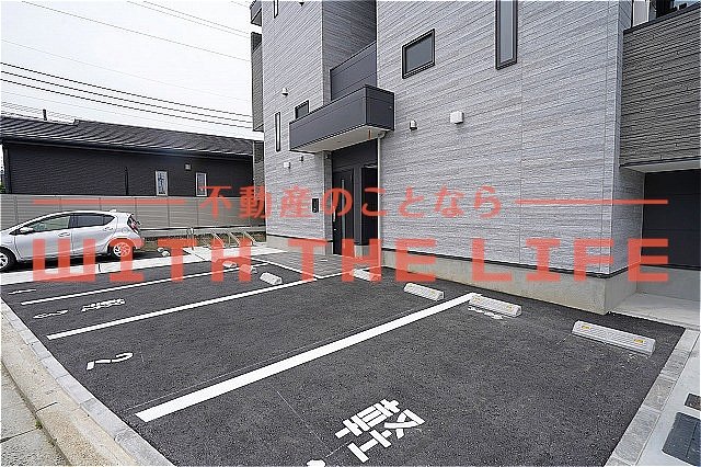駐車場　駐車場があるので、車を買う予定の方も安心です