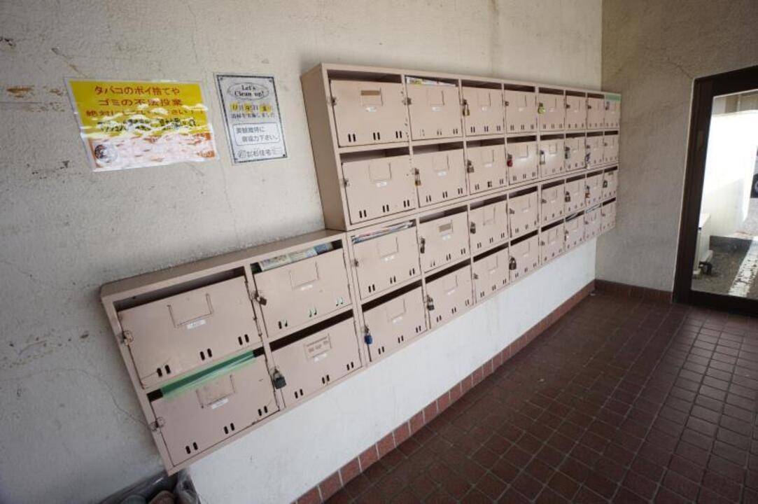 エントランス　メールBOX