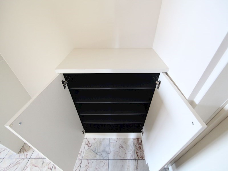 玄関　玄関　シューズボックス付