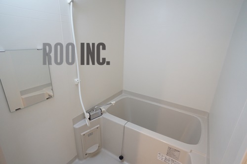 バス・シャワールーム　写真は反転のお部屋です