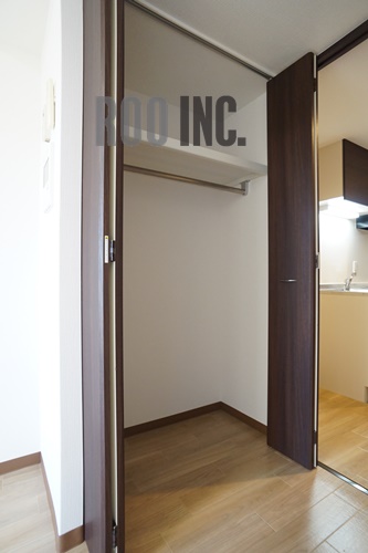 収納　写真は反転のお部屋です