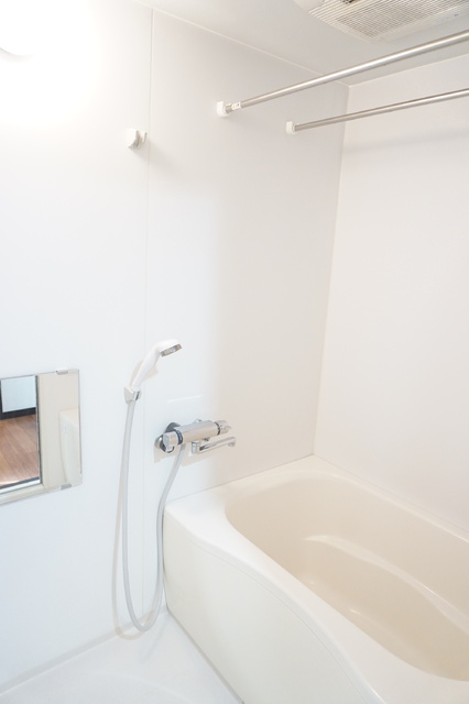 バス・シャワールーム　浴室乾燥機付きのバスルーム♪