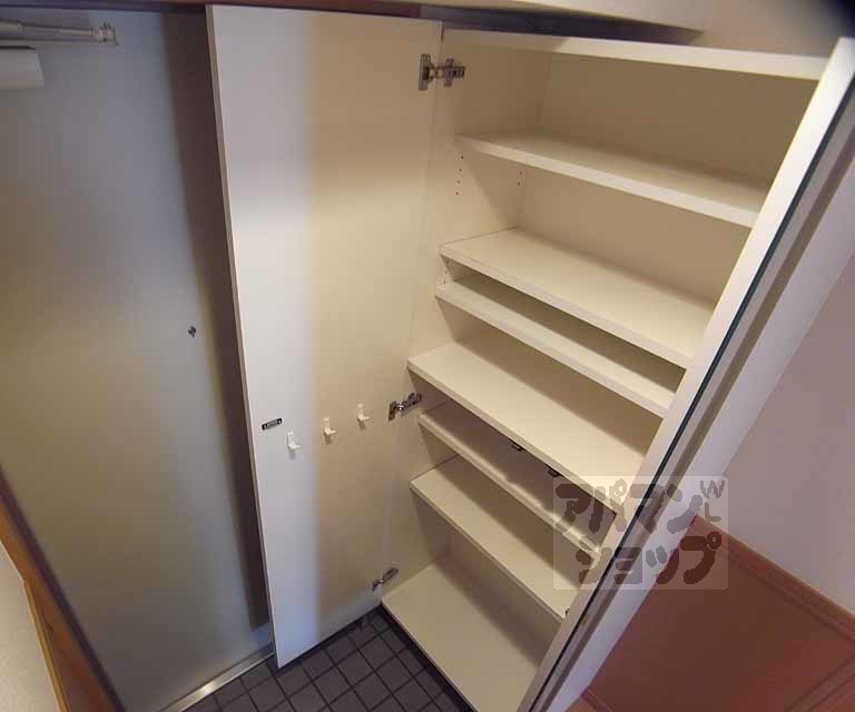 収納　靴箱です。