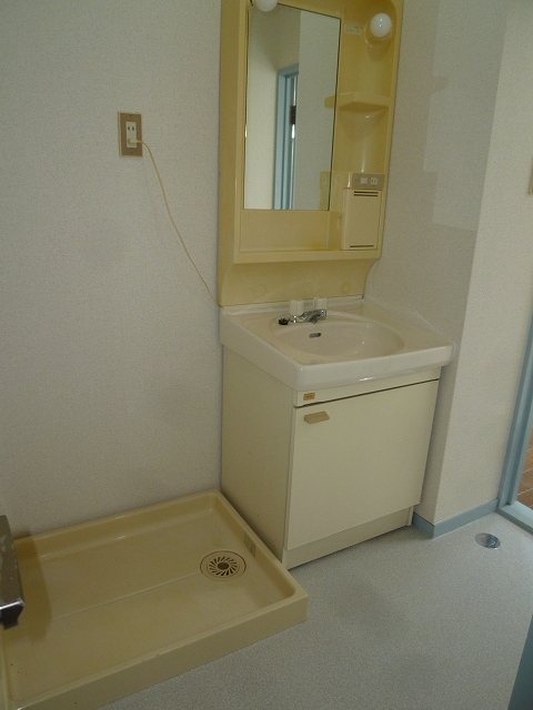 その他　独立洗面台もついています。