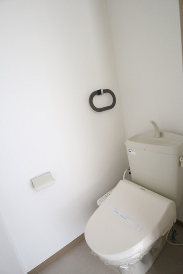 トイレ　※他号室の写真です