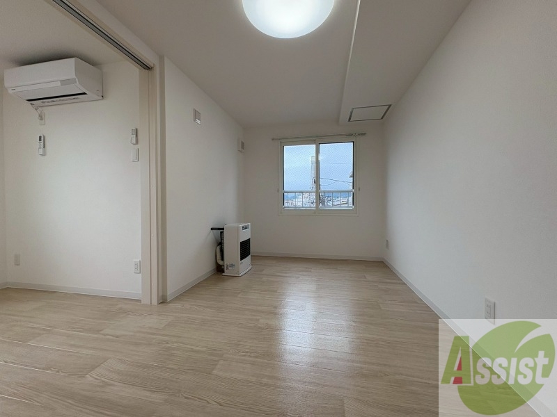 居室・リビング　広々としたリビングですね。使い勝手がよさそうですね！