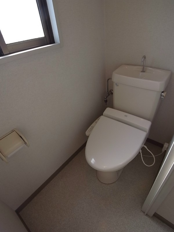 トイレ　※他のお部屋の写真です。