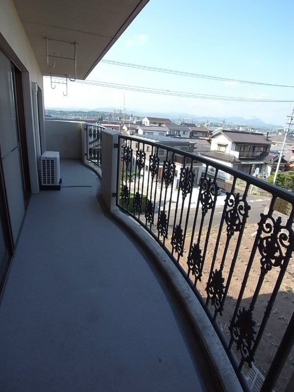 バルコニー　※他のお部屋の写真です。