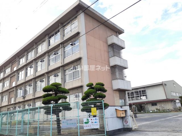 中学校　一ツ橋中学校（中学校）まで199m