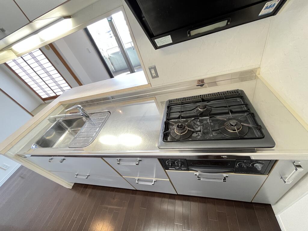 キッチン　※同建物別部屋のものを使用