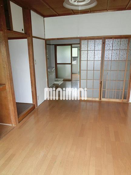 居室・リビング　洋間です