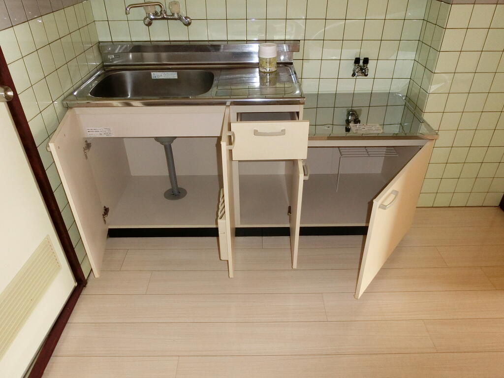 キッチン　※写真は以前のものです。現況を優先させていただきます。