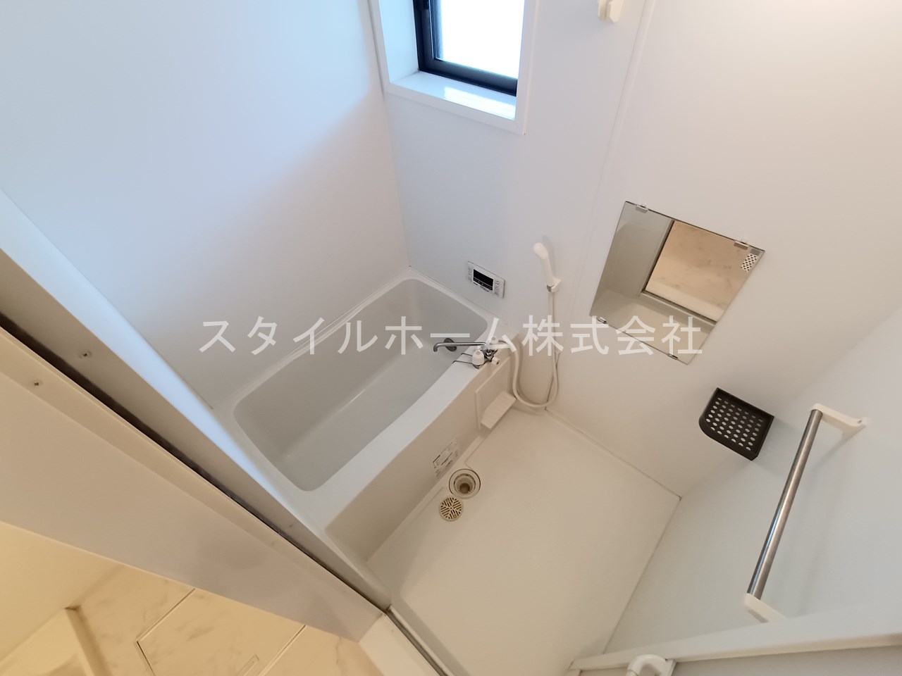 バス・シャワールーム　別部屋写真です。