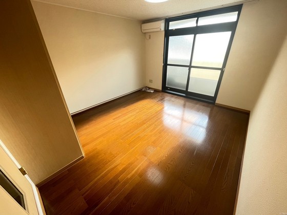 居室・リビング　※別部屋の写真です